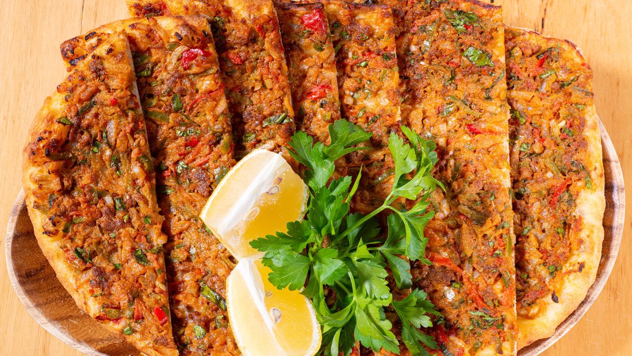Lahmacun Pizza