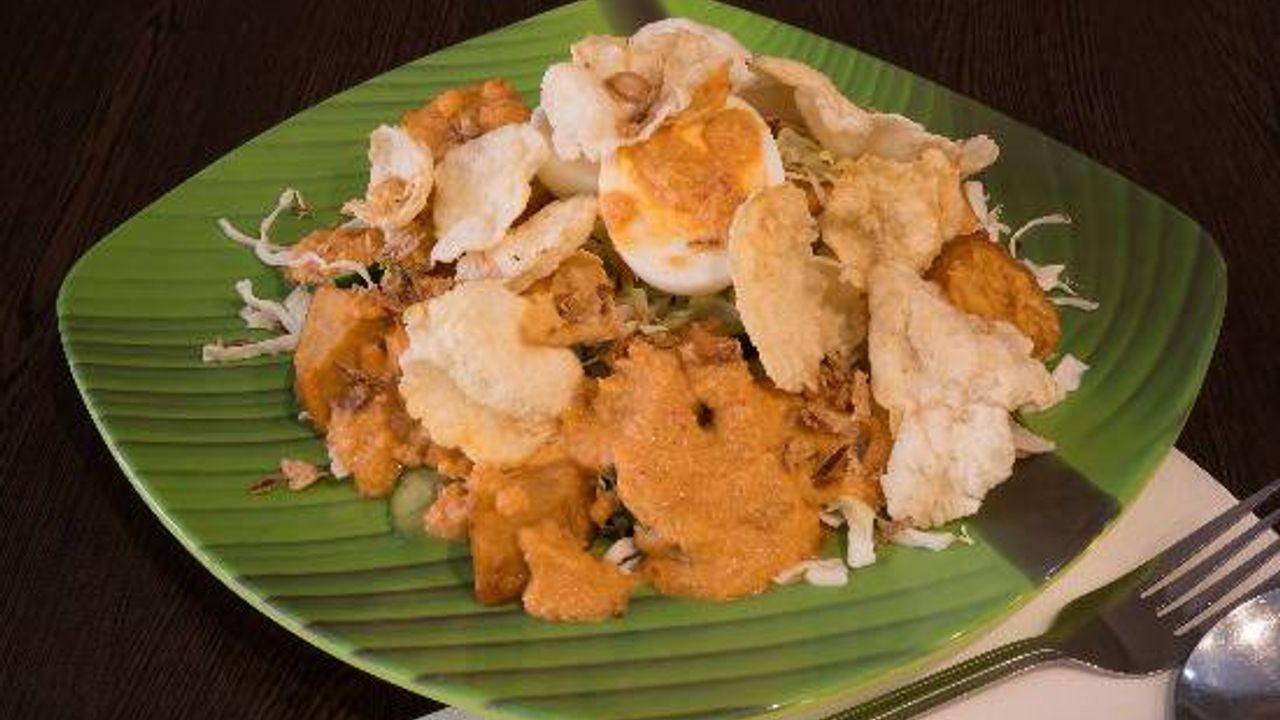 Gado - Gado Pengantin