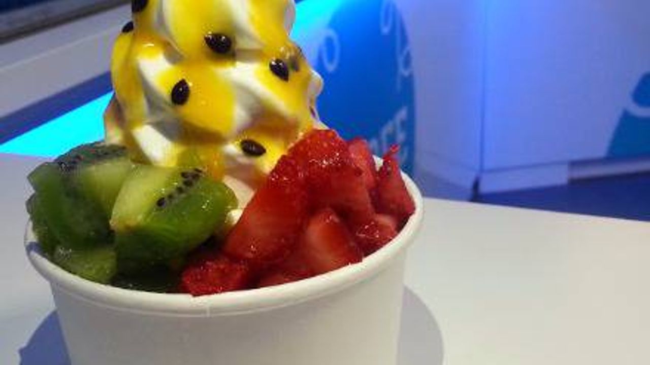 Soft Serve Dairee Frozen Yogurt