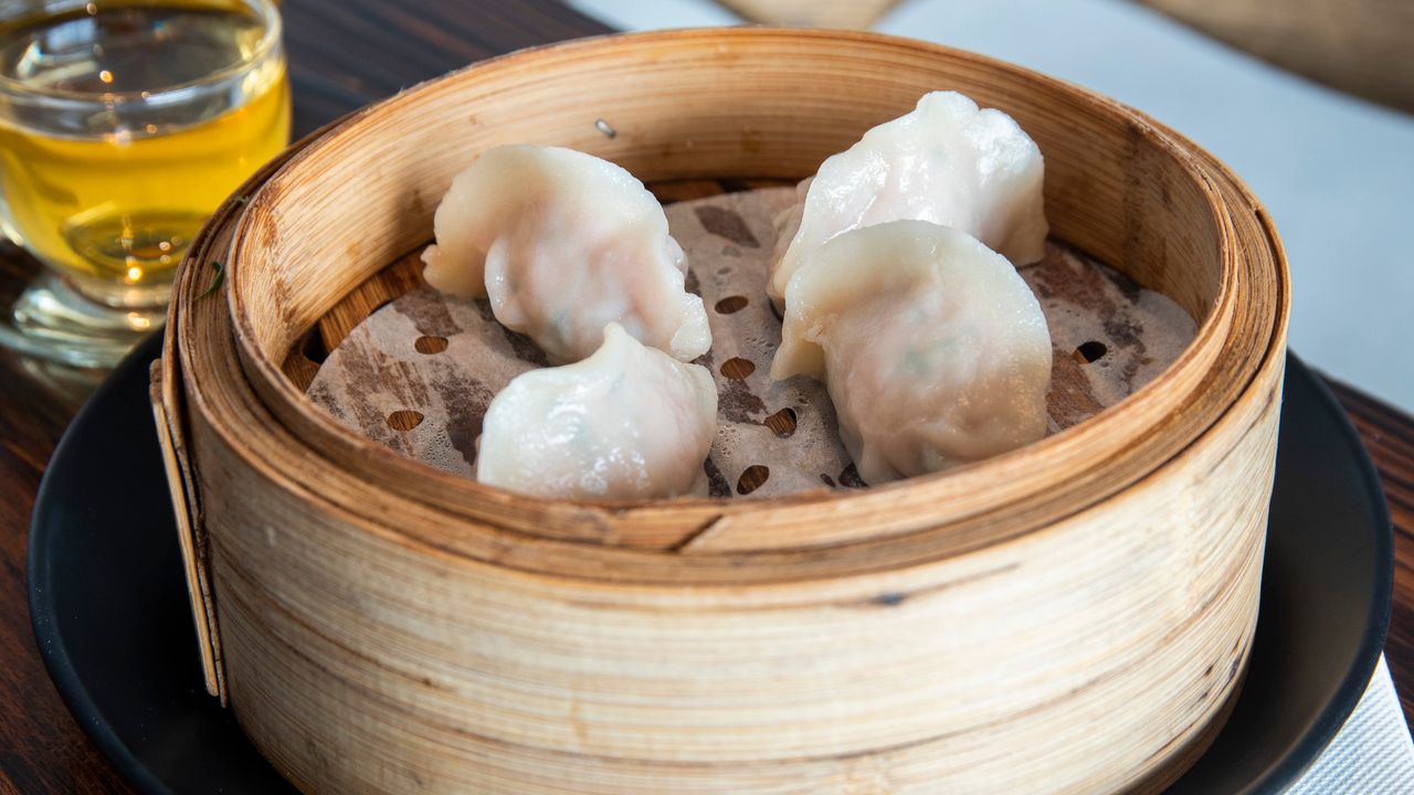 Pork and Vegetable Dumplings (4pcs)