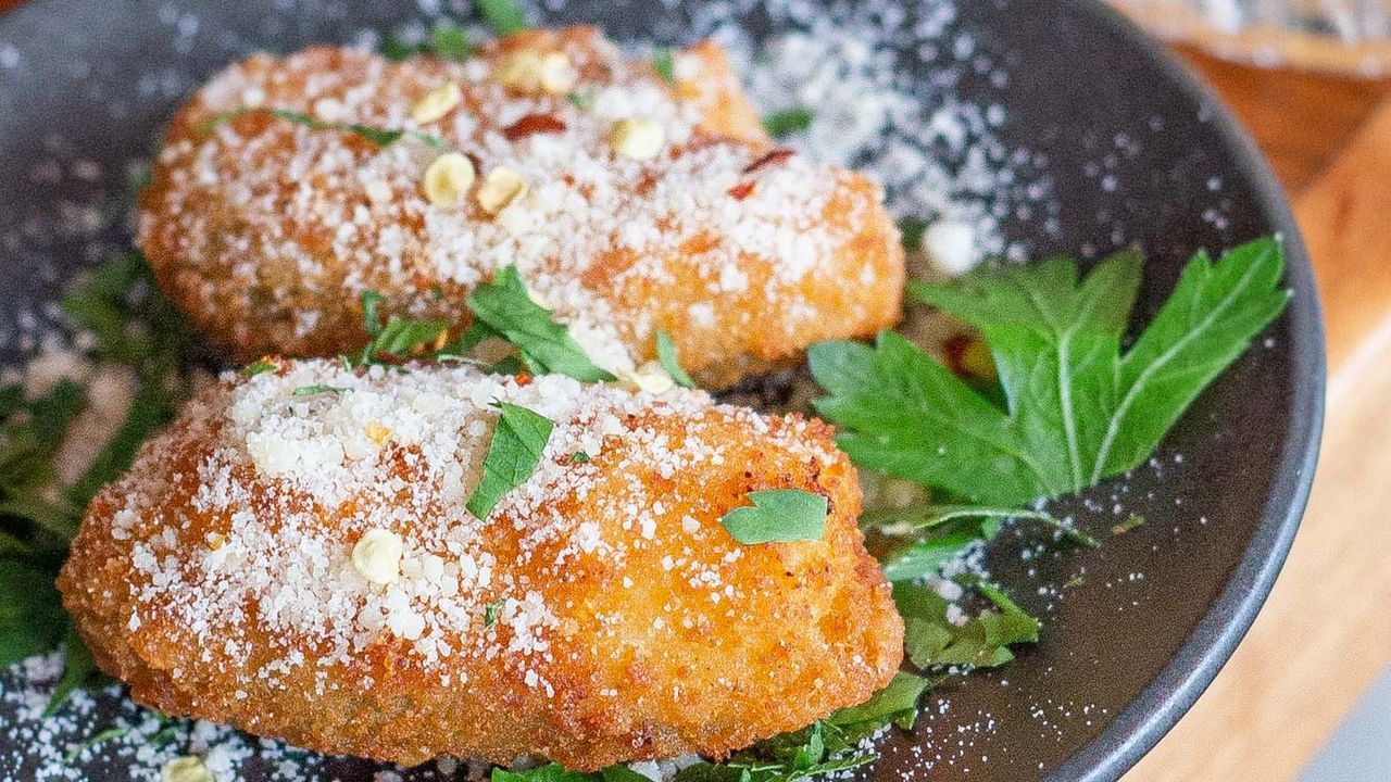 Jalapeño Poppers (2 Pc)