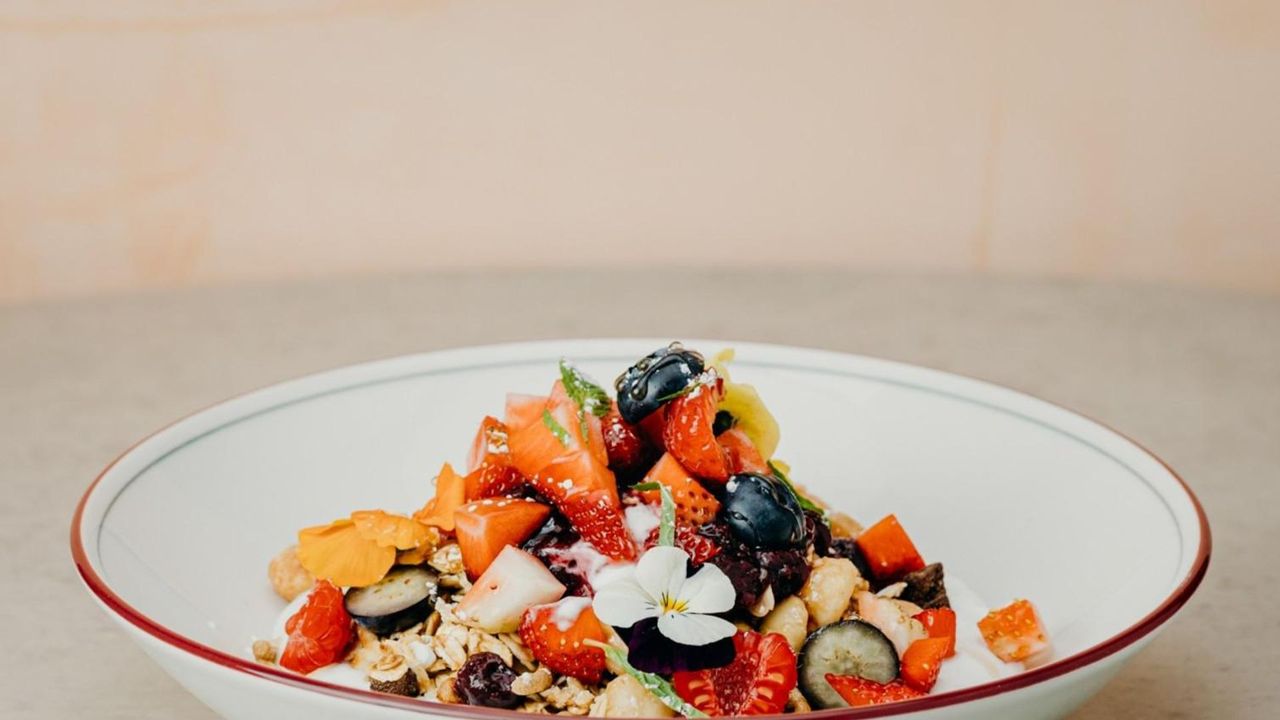 Macademia Granola