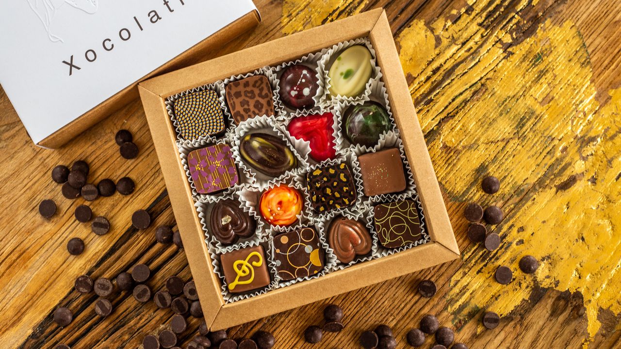 16 Piece Chocolate Box
