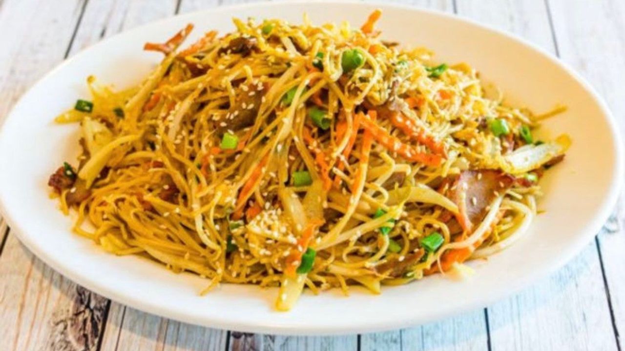Singapore Fried Noodles (Pork)