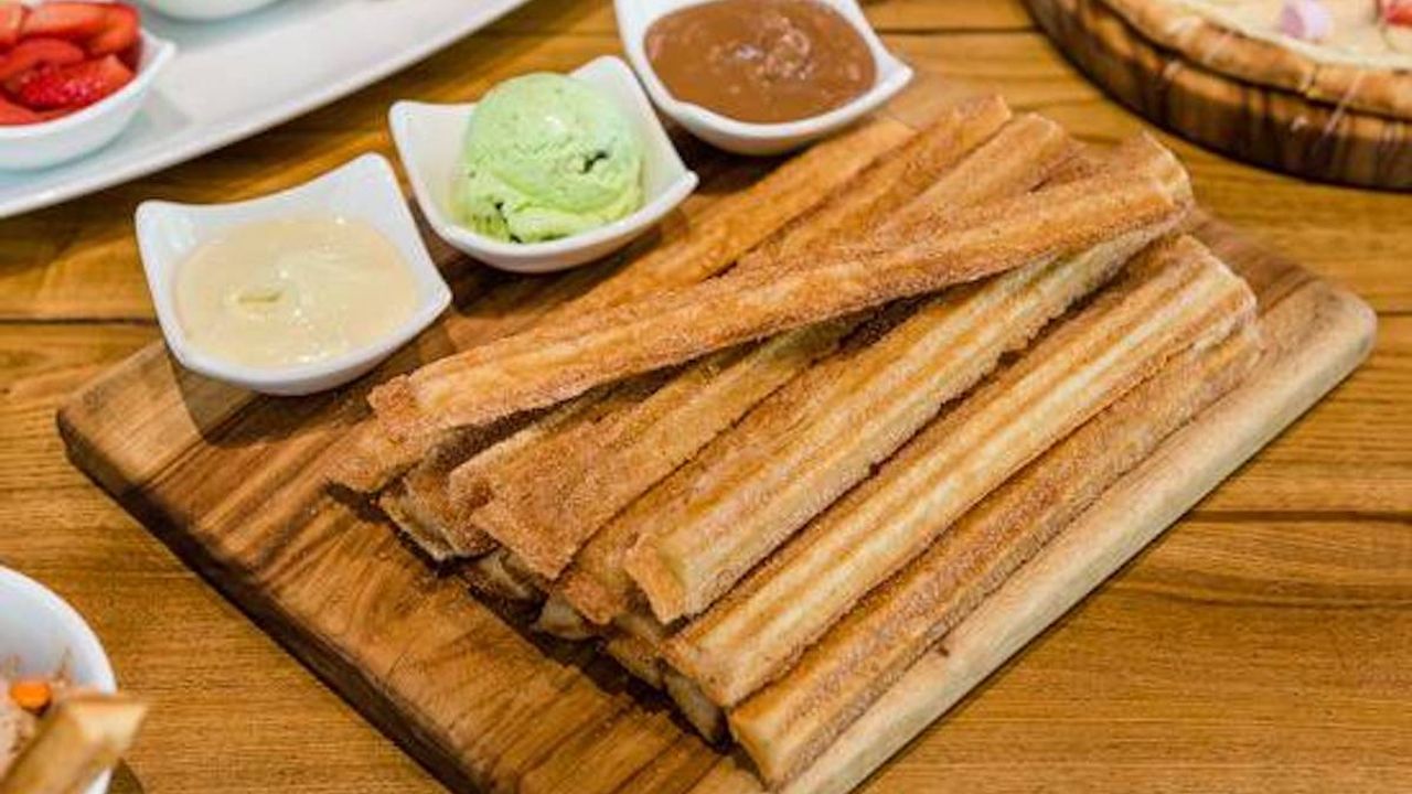 Churros Platter (16 Pieces)