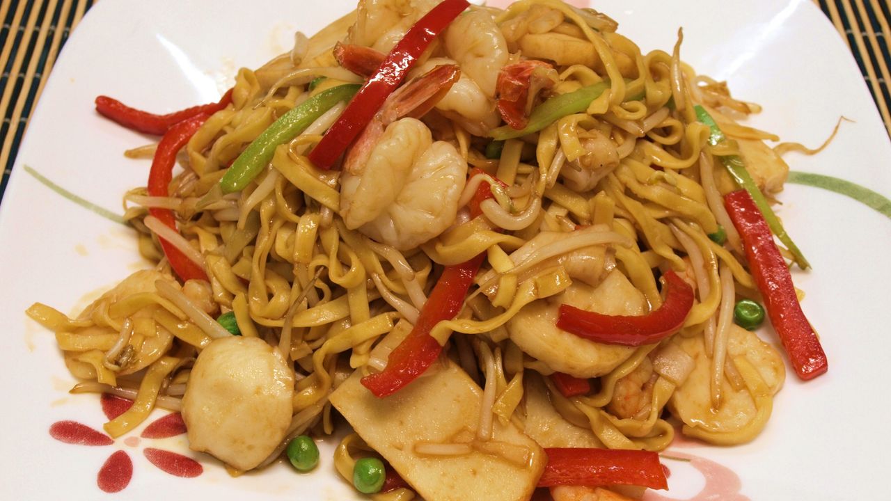 Fried Noodle with Seafood Combination
