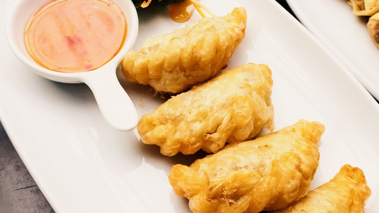 Curry Puff (1 each)