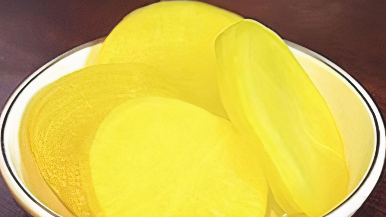 Yellow pickled  Radish