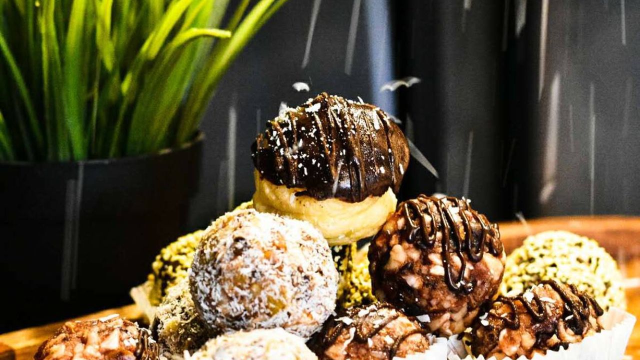 Coconut Chia Raw Ball