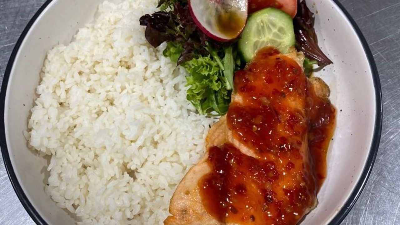 Spicy Salmon Don