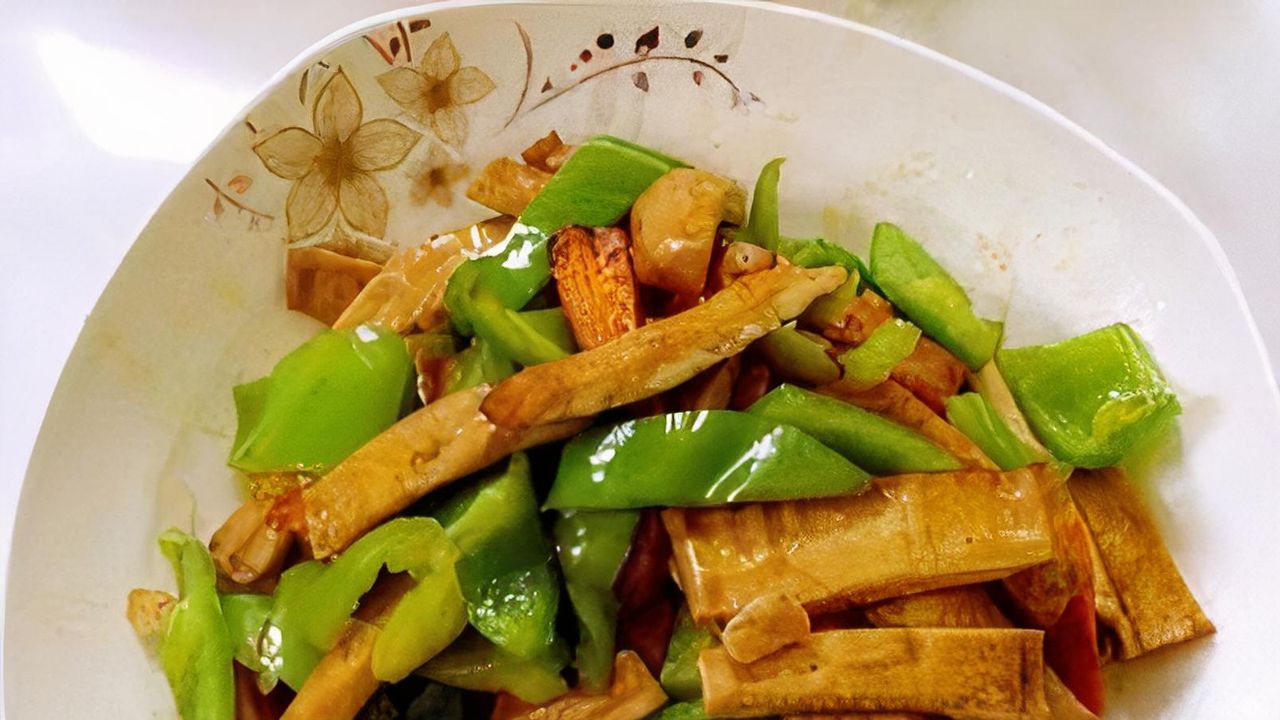 218. Dry Tofu and Hot Peppers / 干豆腐尖椒