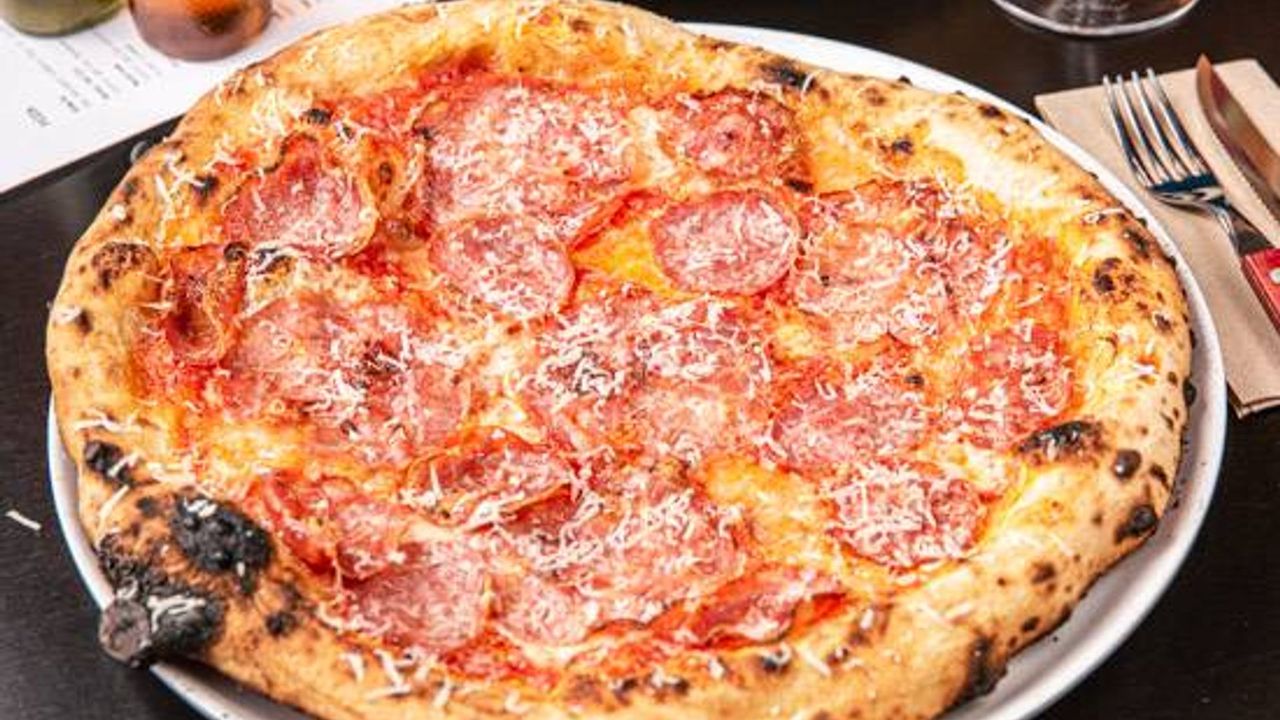 Salami Pizza
