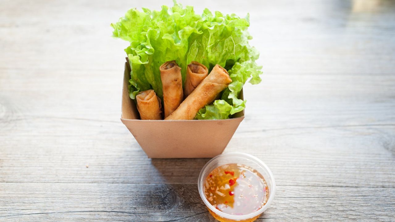 Chicken Spring Rolls (4 Per Serve)