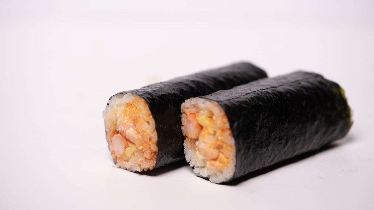 Spicy Prawn & Avocado Roll