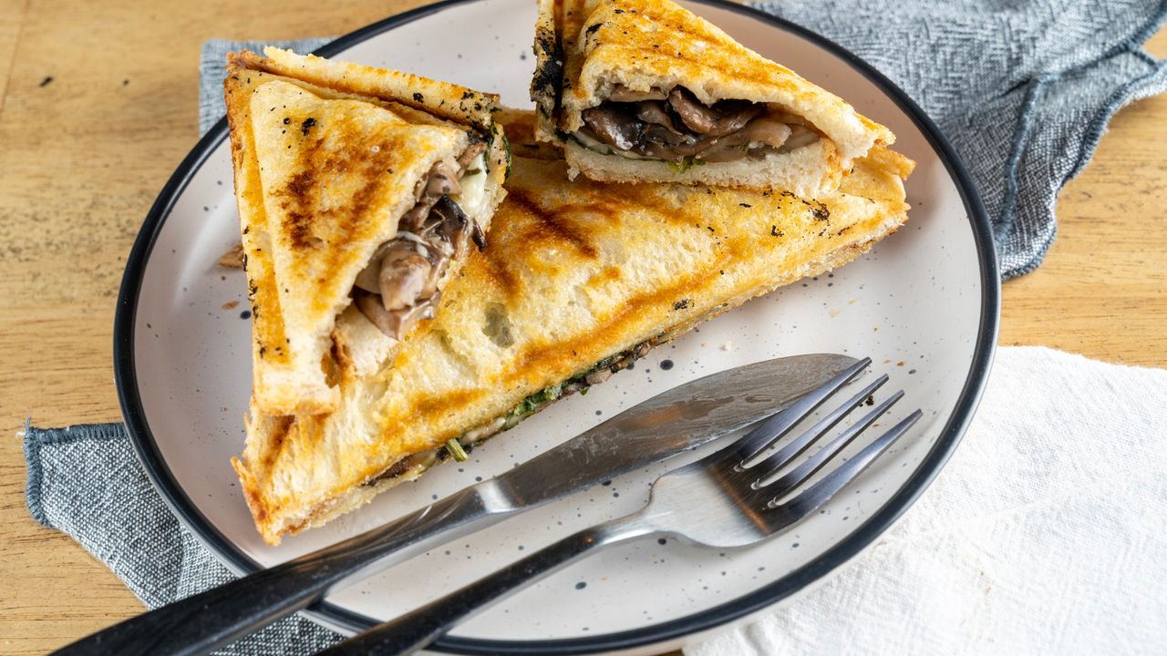 Mushroom, Basil, Spinach & Mozzarella