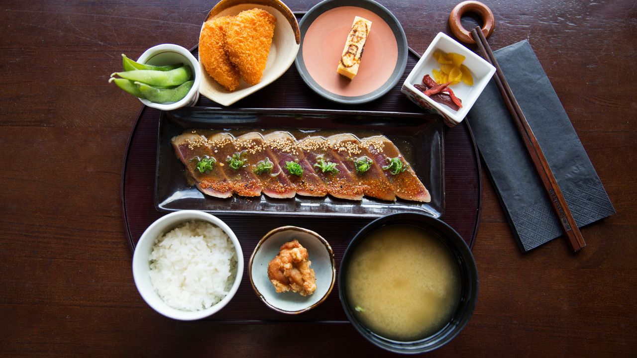 Spicy Tuna Tataki Bento Box