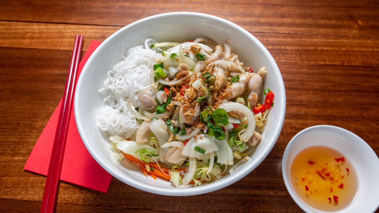 174. Rice Vermicelli with Chicken Lemongrass Chili