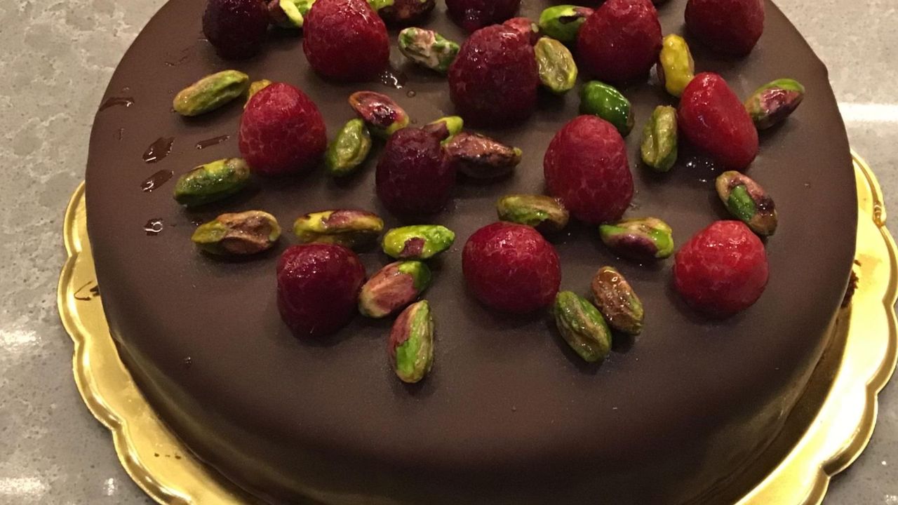 Raspberry & Chocolate cake