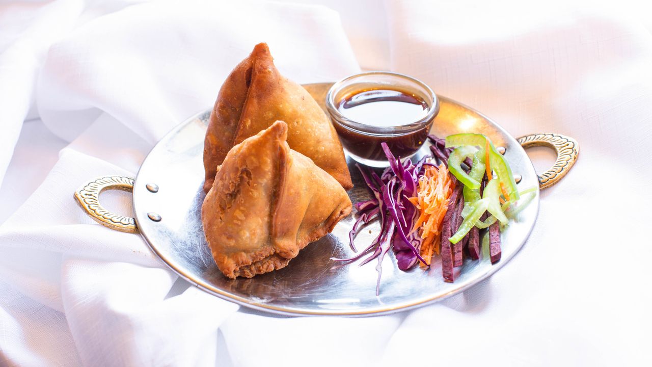 Vegetable Samosas (V)