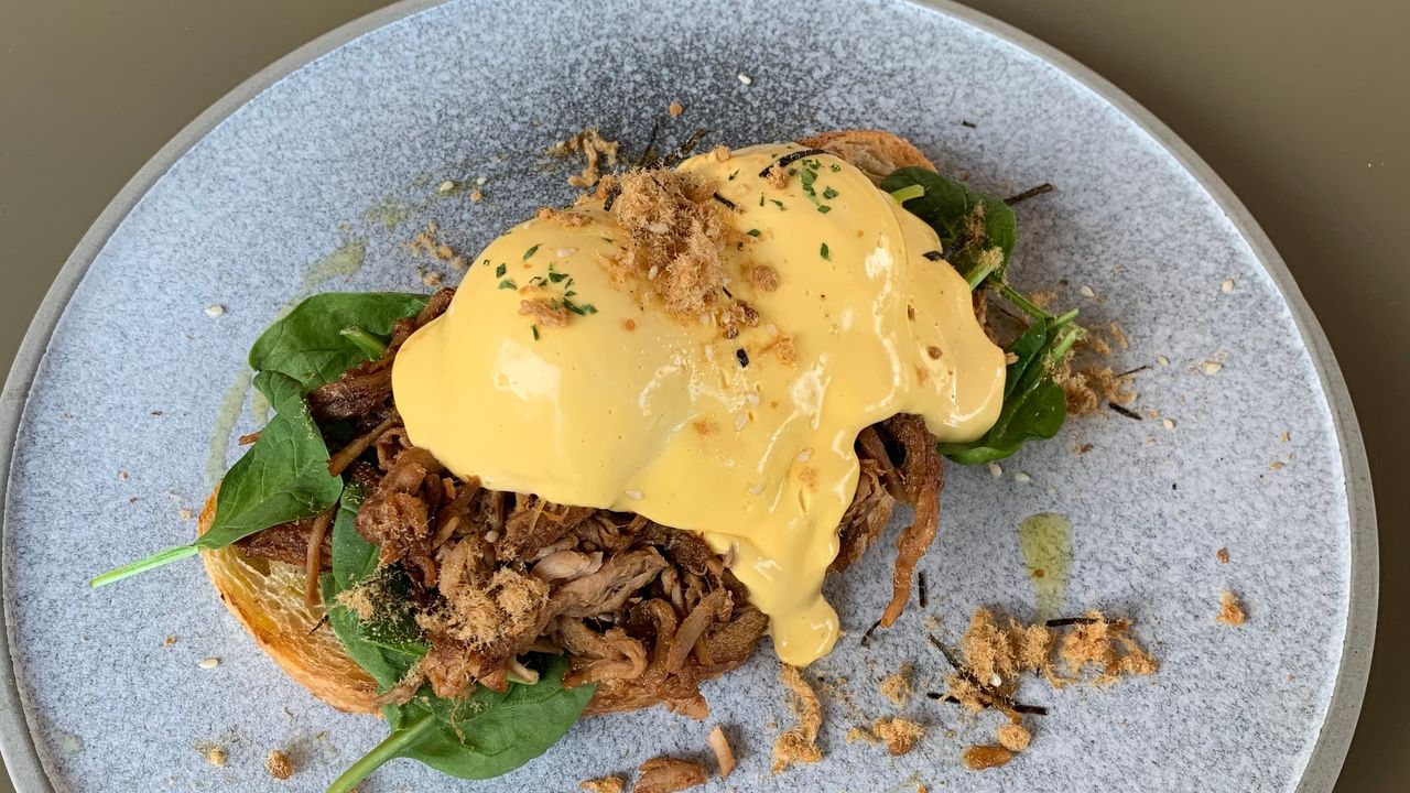 Pull Pork Benedict
