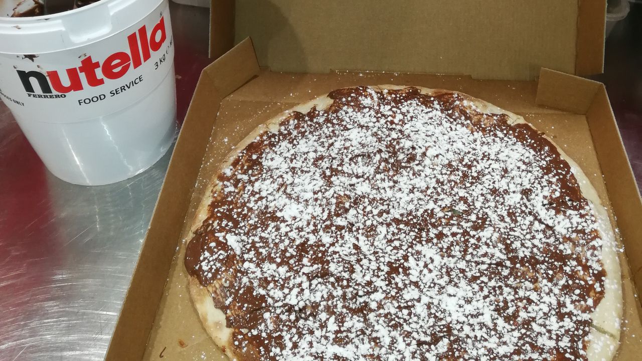 Nutella Pizza & Icing Sugar