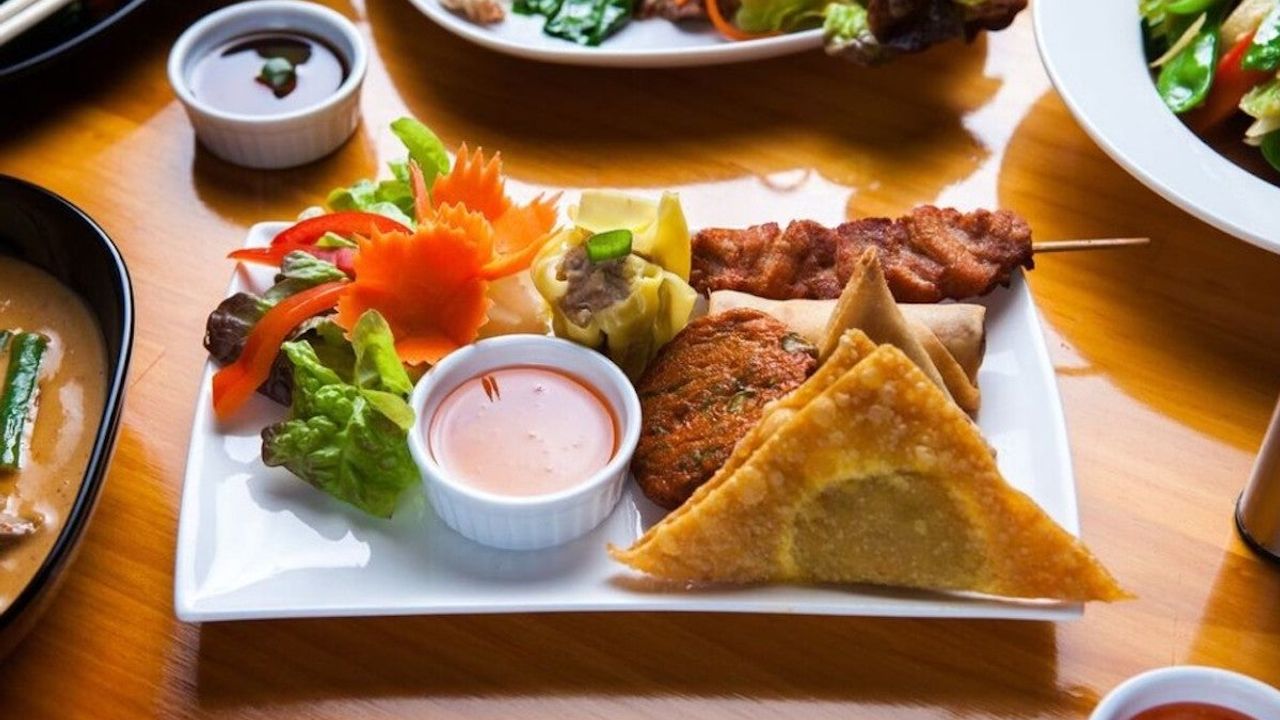 Mixed Entree (7 Pieces)