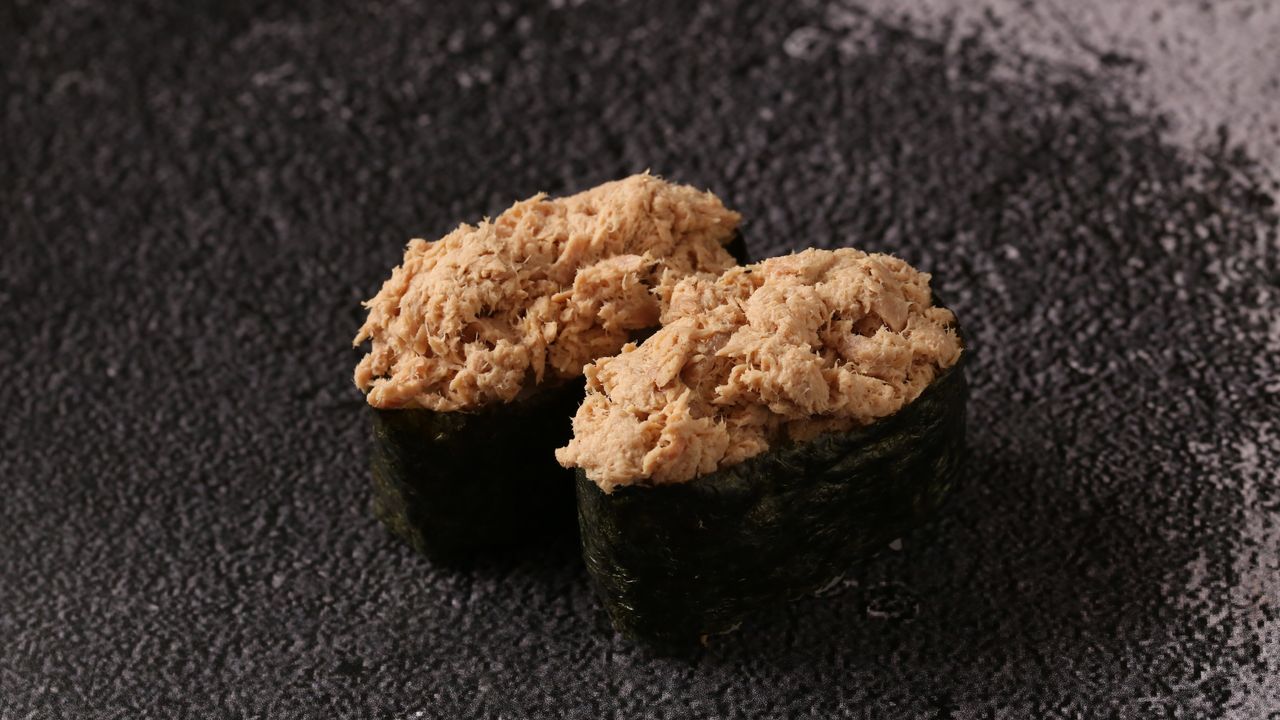 Cooked Tuna Gunkan
