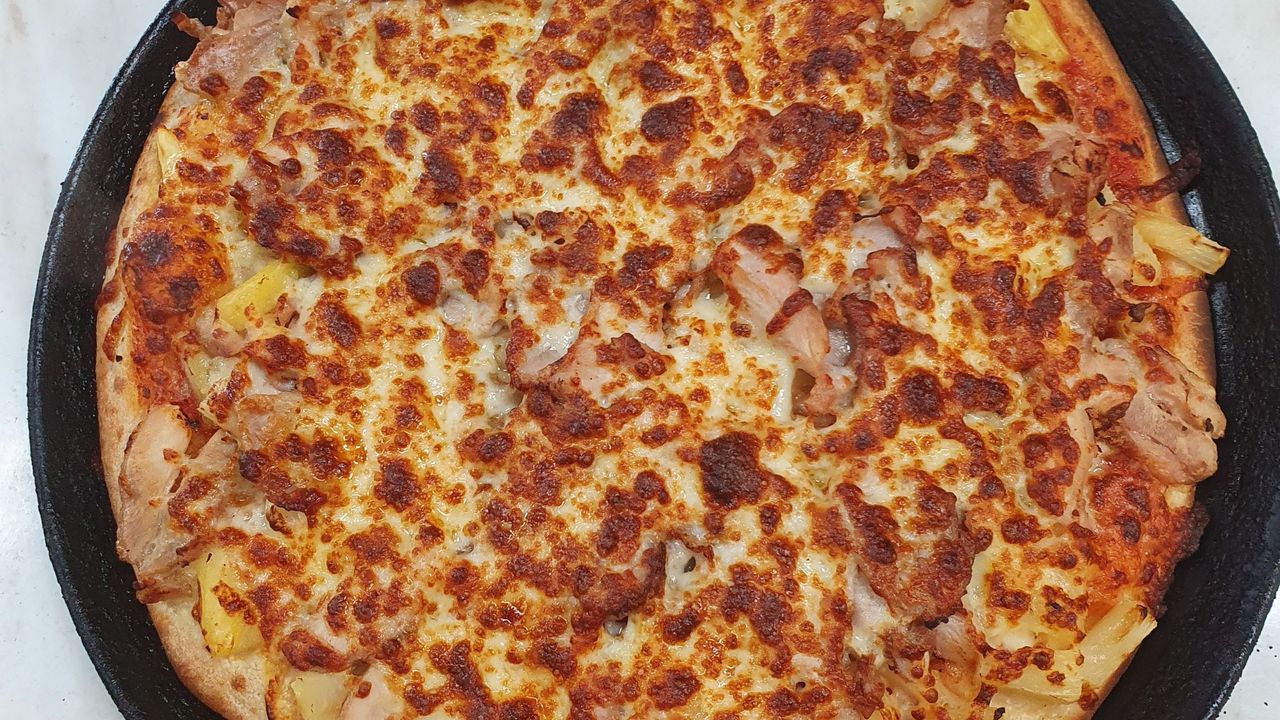 Chicken & Pineapple Pizza