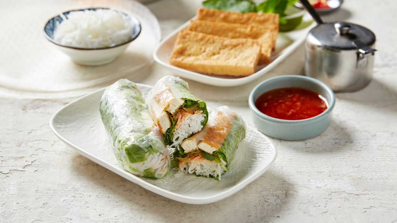 R2. Salt and Pepper Tofu / Gỏi Cuốn Đậu Hũ