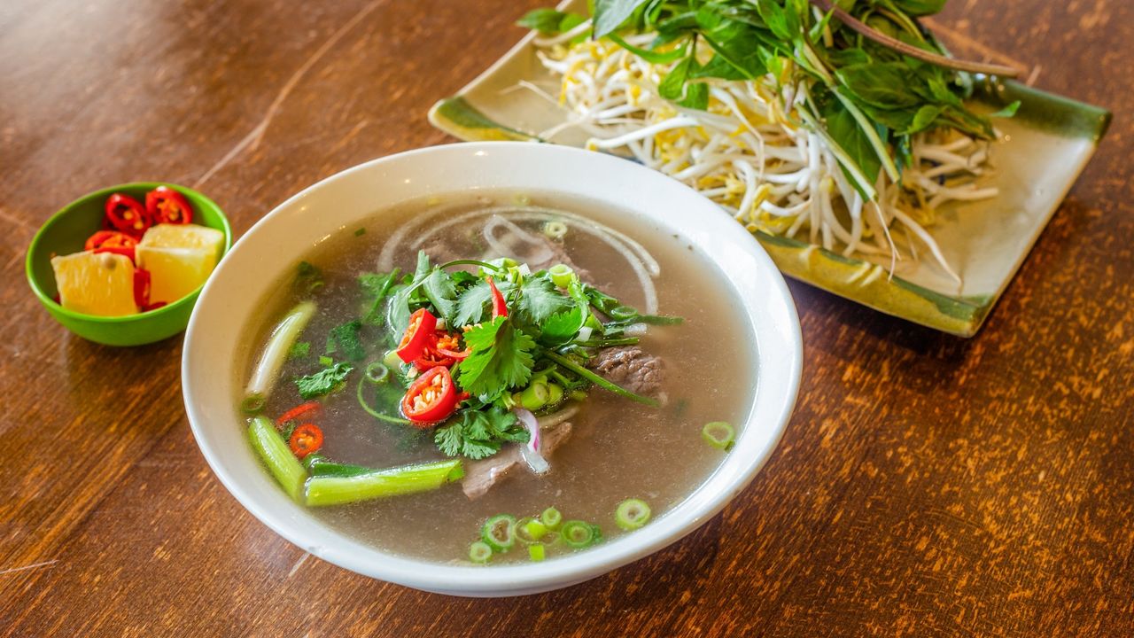 Pho (V)
