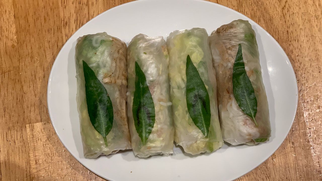6. Shredded Pork-Skin Rice Paper Rolls (4 Rolls)