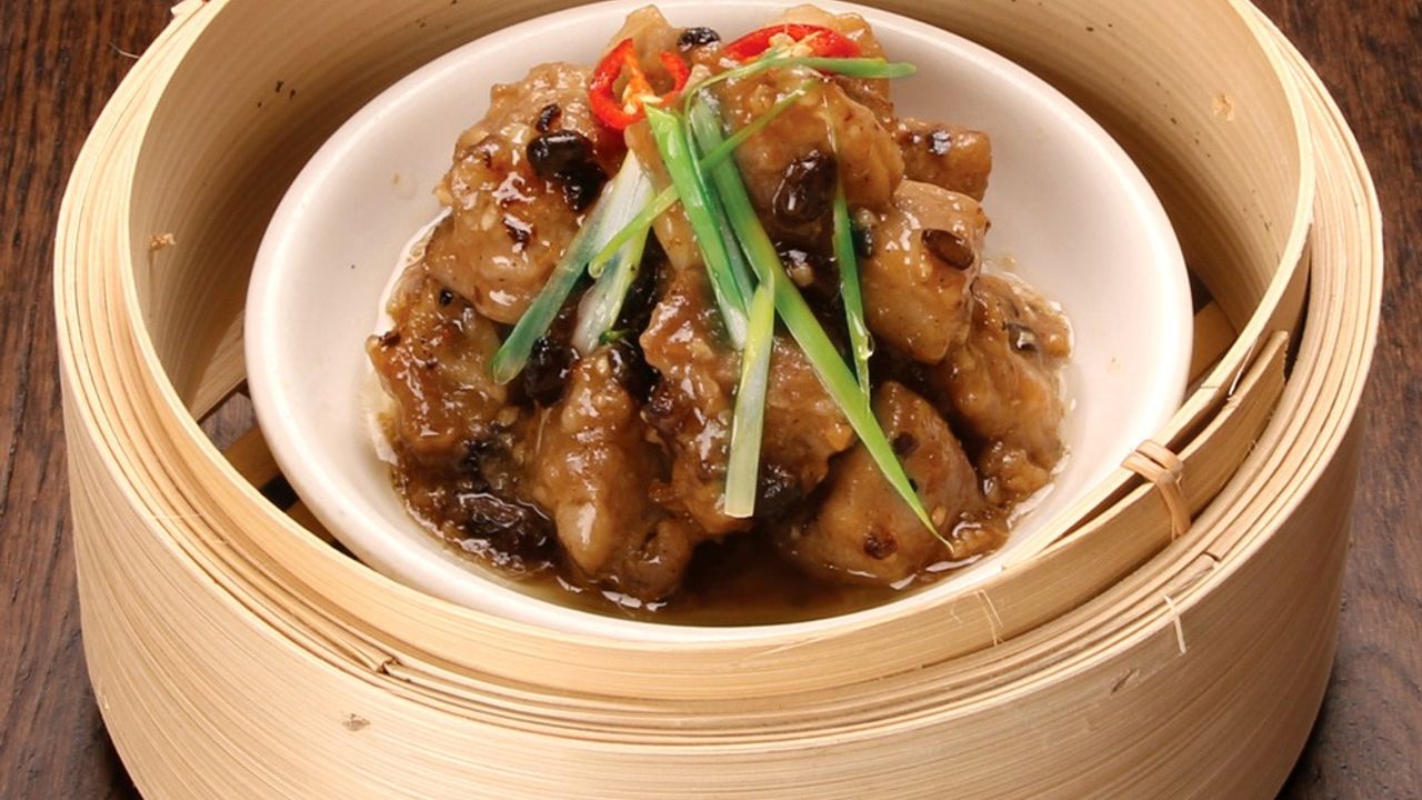 104. Spare Ribs with Black Bean Sauce Dim Sim