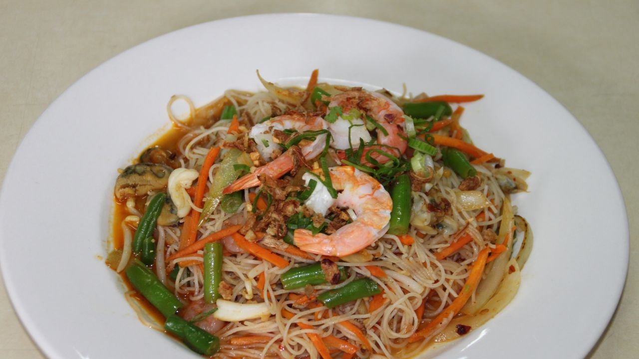 Stir Fried Seafood Noodle
