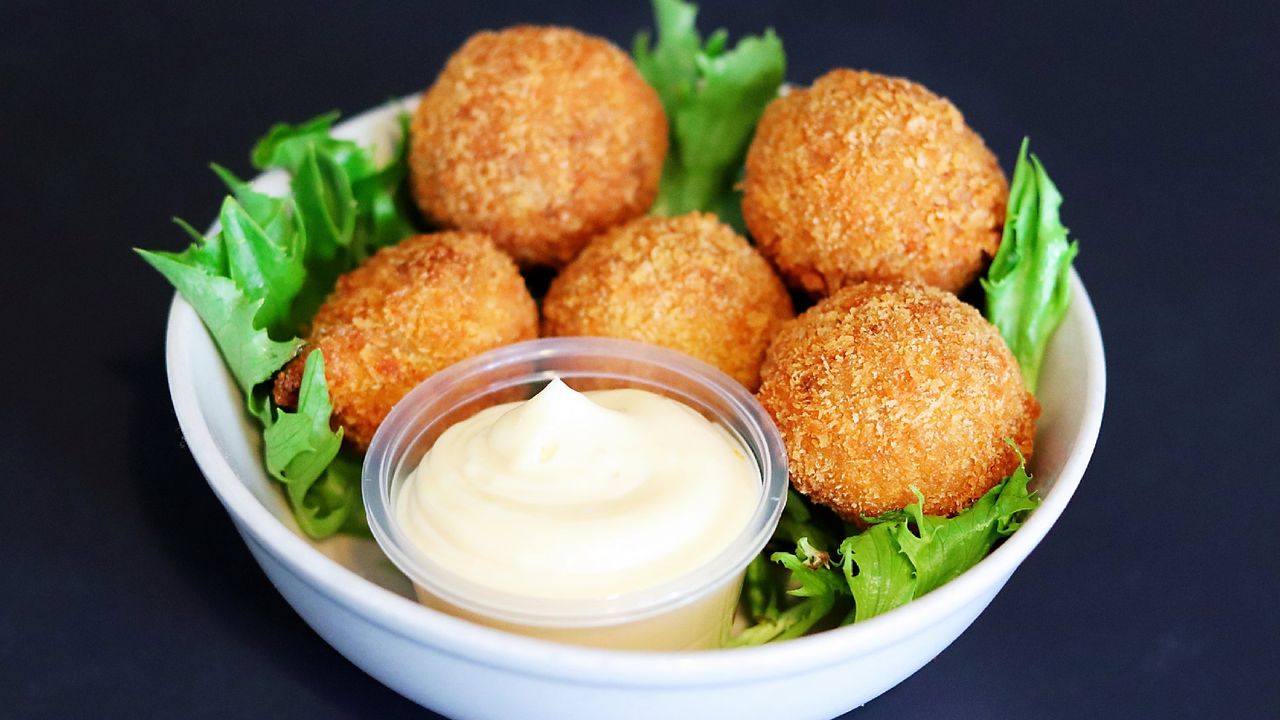 Mushroom Risotto Balls (5pcs) with Aioli (V)