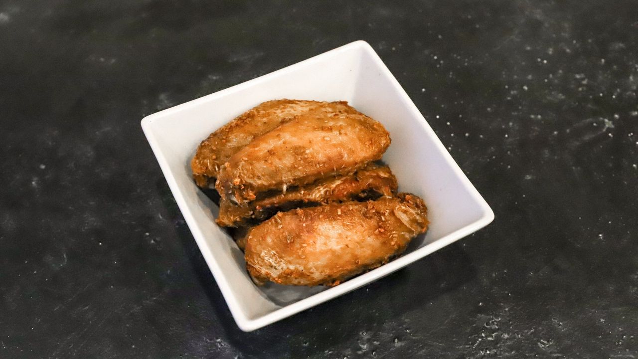 Lemon Grass Garlic Chicken Wings (6 Pieces)