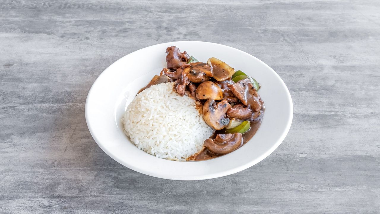 138 Wagyu Beef & Fresh Mushroom in Black Pepper Sauce with Rice