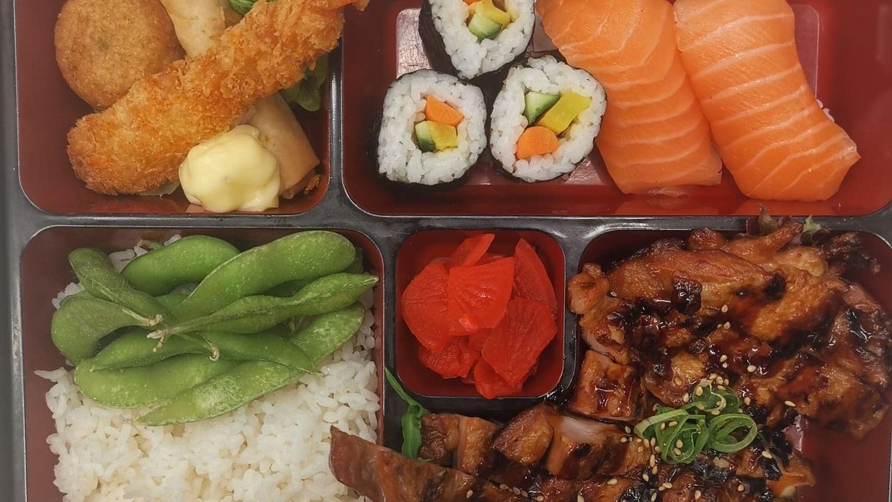 E04. TERIYAKI CHICKEN BENTO