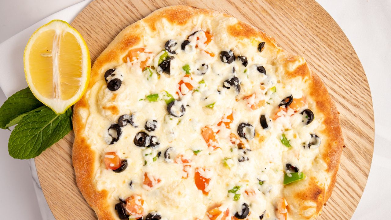 Vegetable & Cheese Pizza