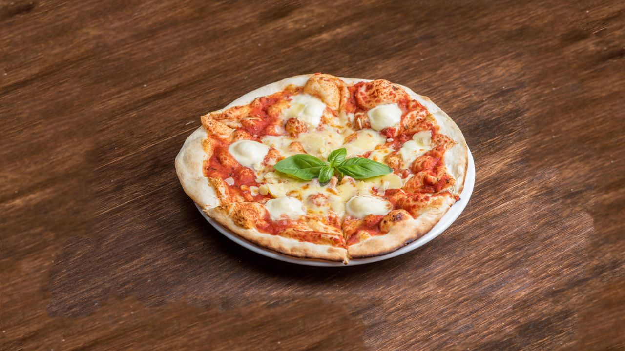 Margherita Pizza (Vegetarian)