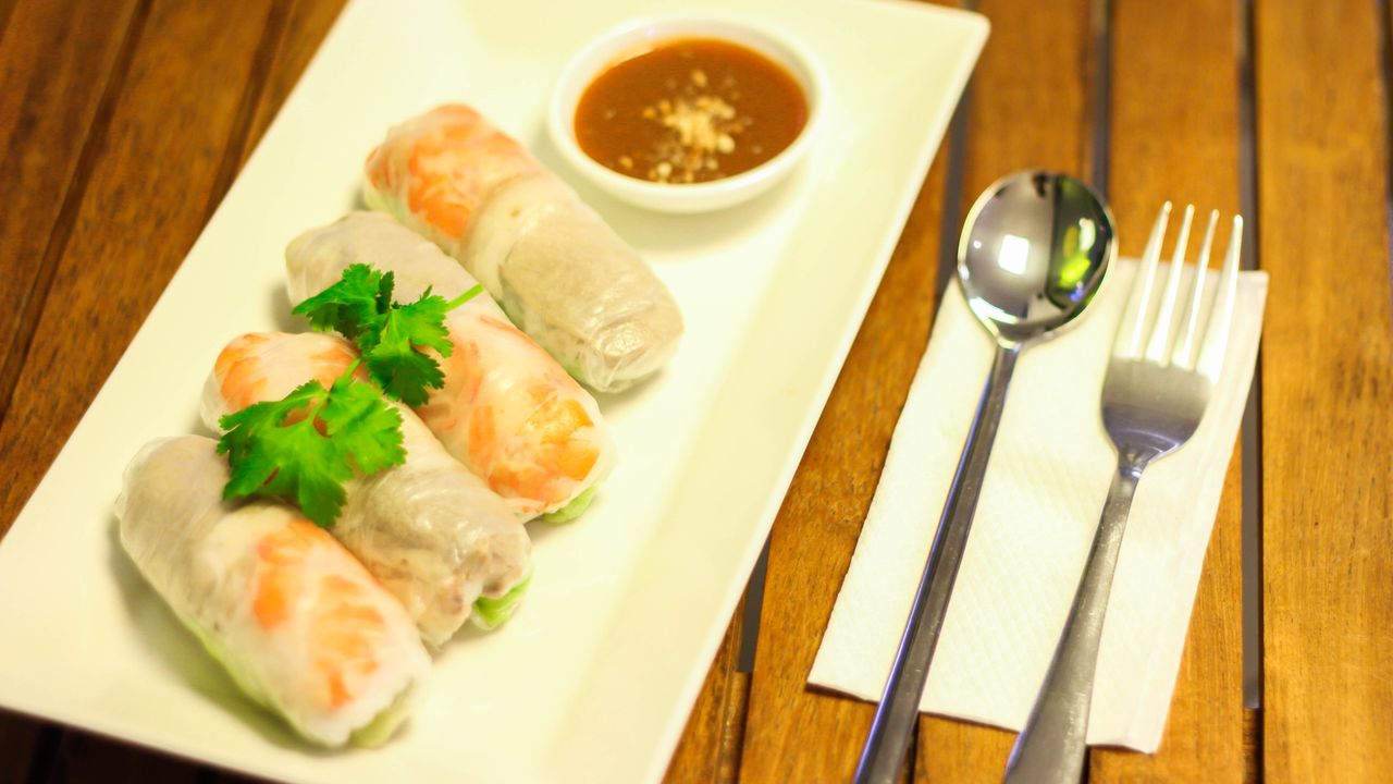 Gỏi Cuốn / Rice Paper Rolls (4 Pcs)