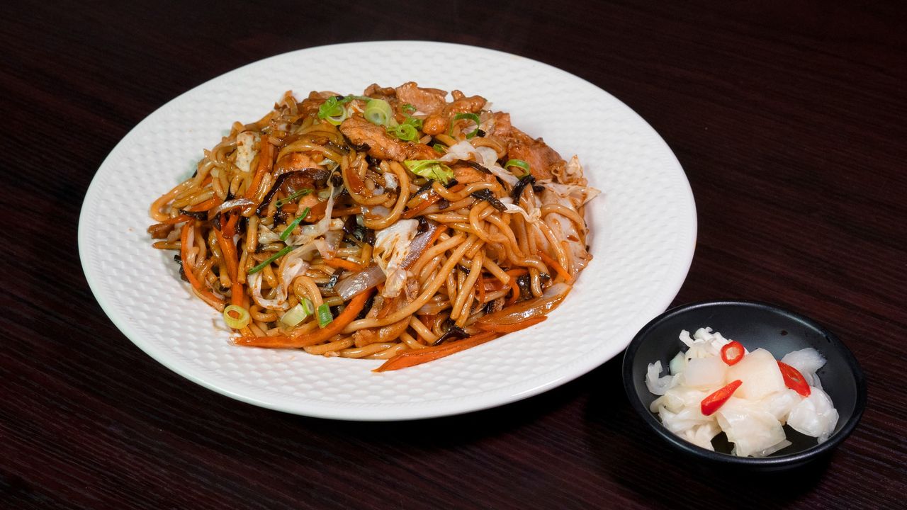 38. Shredded Beef Fried Noodle / 牛肉絲炒米粉