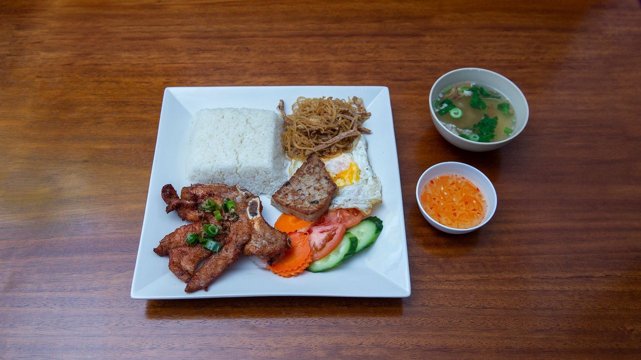 Com Tam Bi, Suong, Cha, Trung