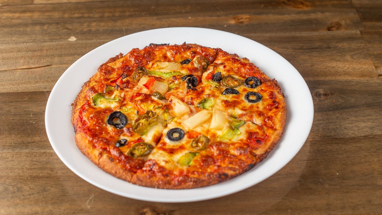 Vegetarian Supreme Pizza (V)