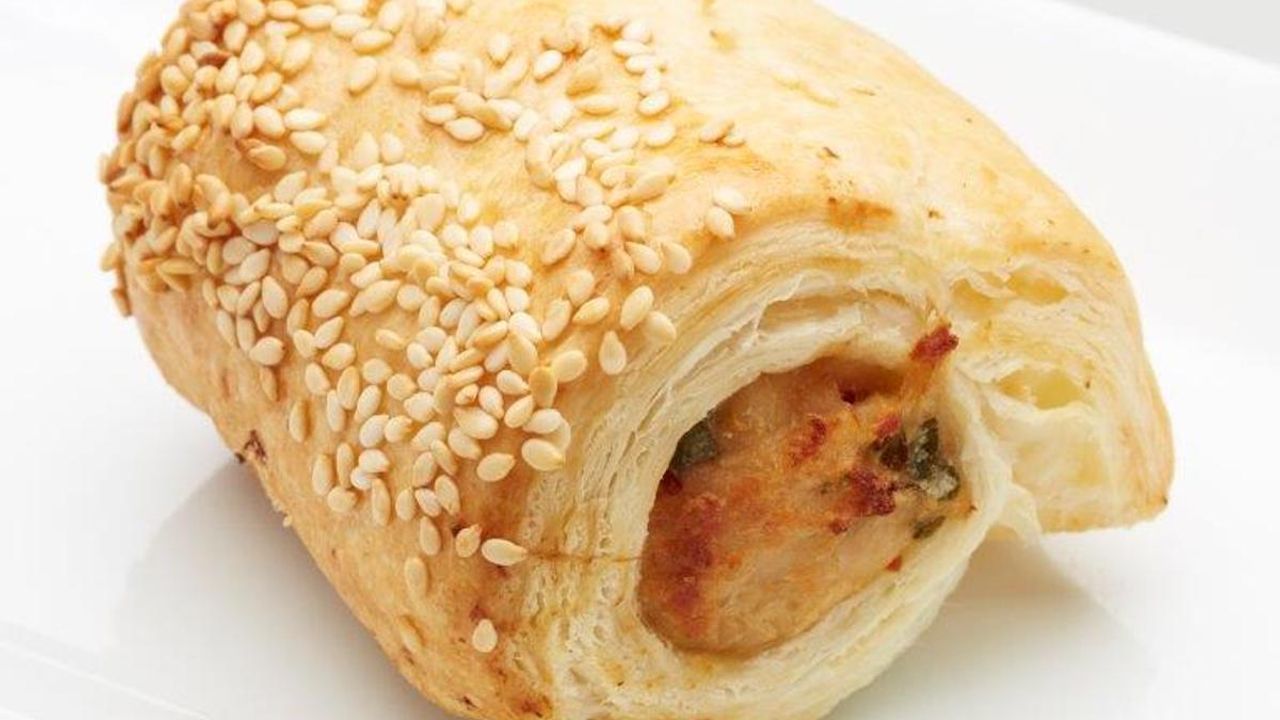 Chilli & Lemongrass Chicken Sausage Rolls