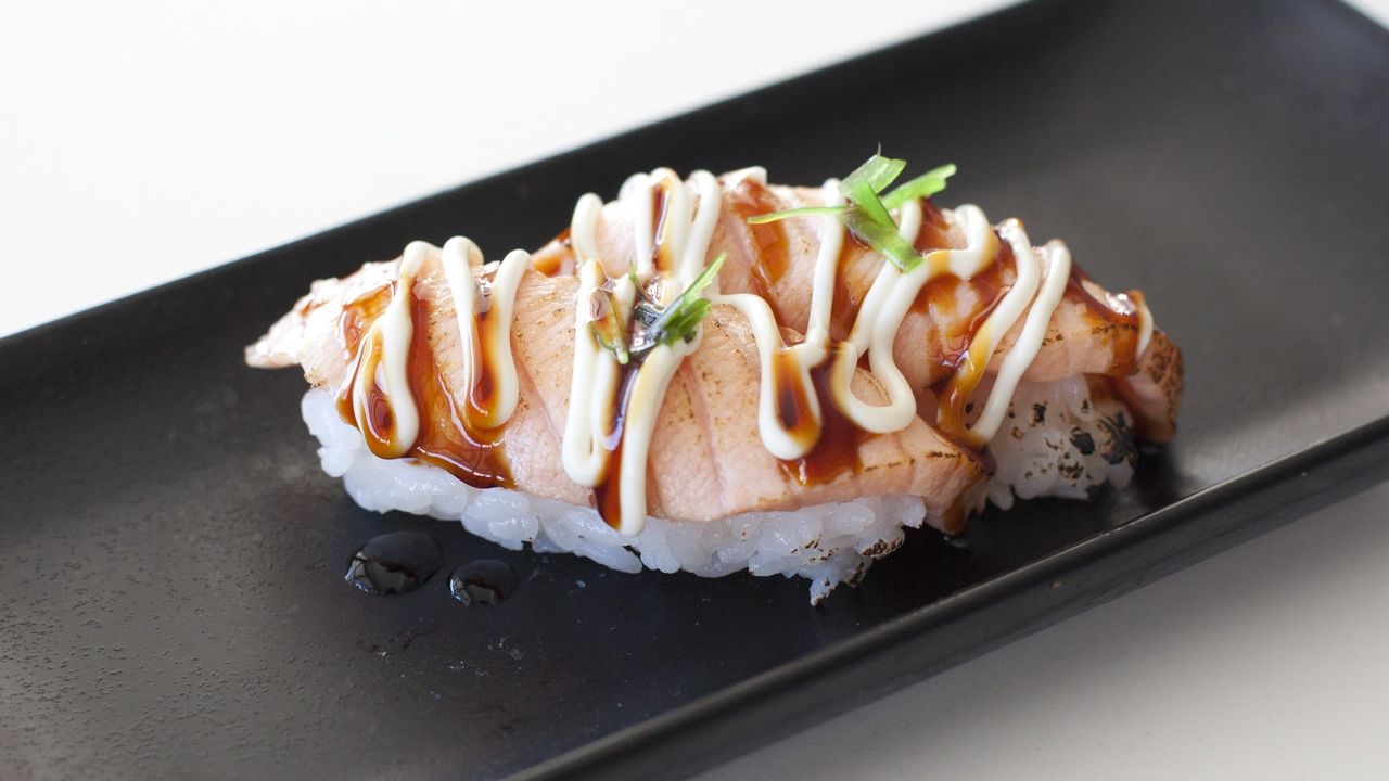 Aburi Salmon (2 Pcs.)