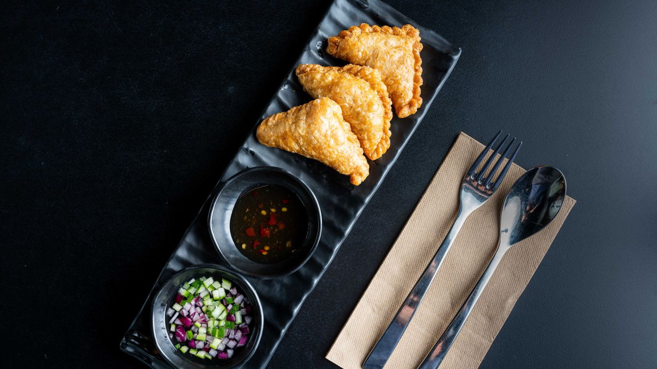 Curry Puff Vegetarian (4)