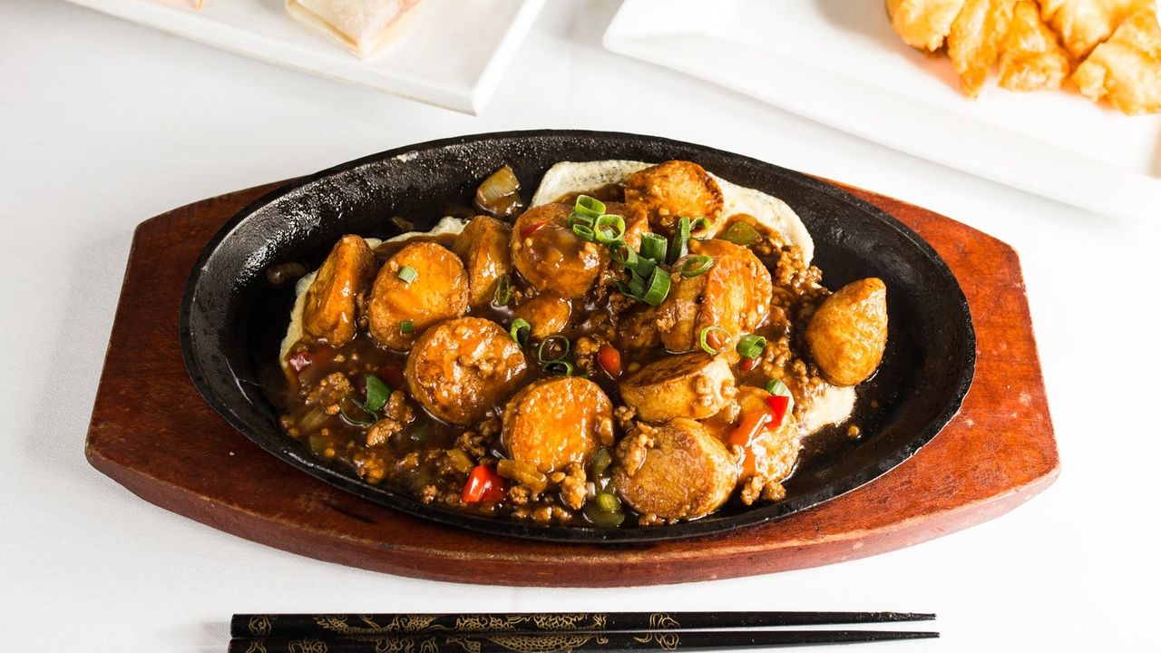 Sizzling Egg Tofu with (Minced Pork)