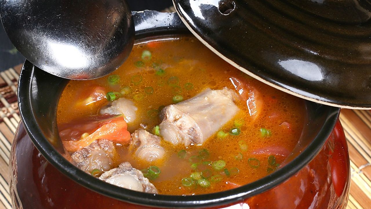 OX tail soup with tomato
