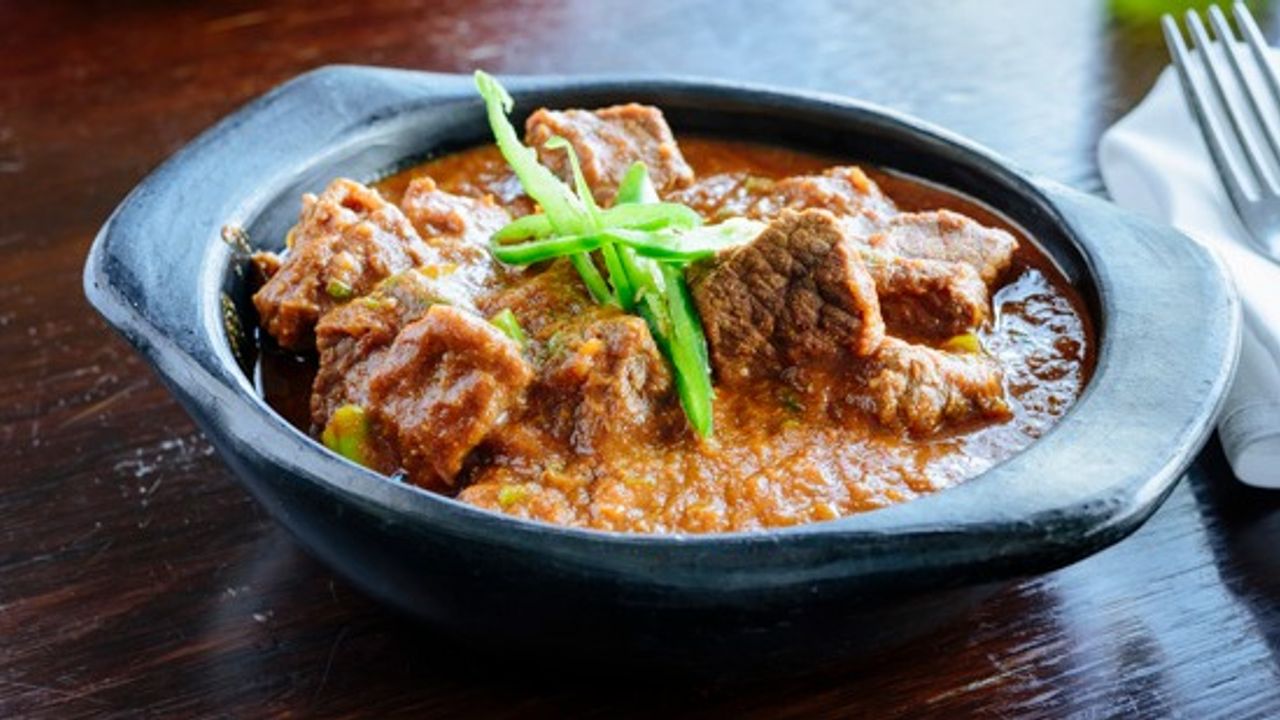 Three Chilli Beef Vindaloo