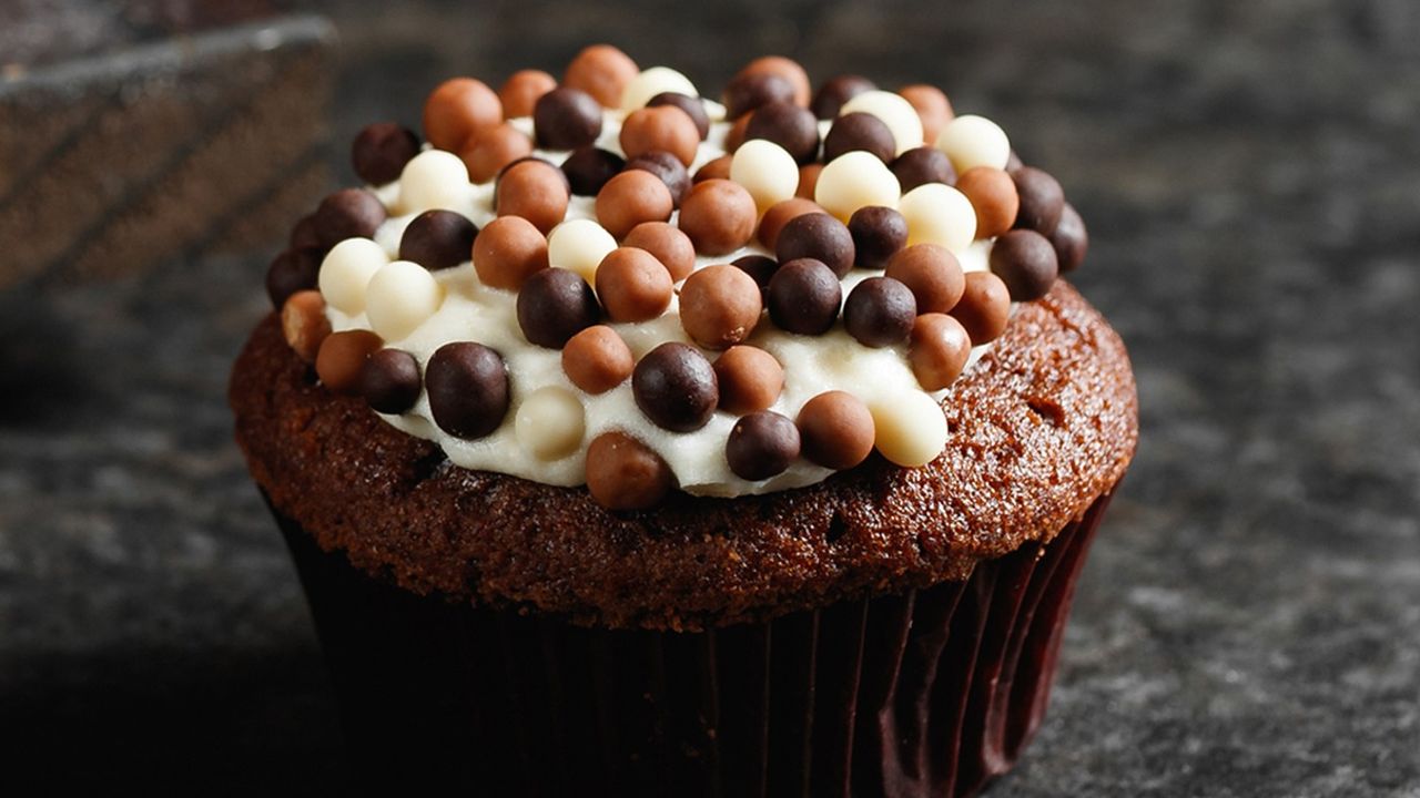 Choc-Vanilla Cupcake